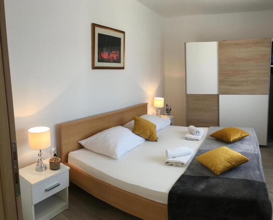 Luxury Apartment Cairos Trogir Exterior photo